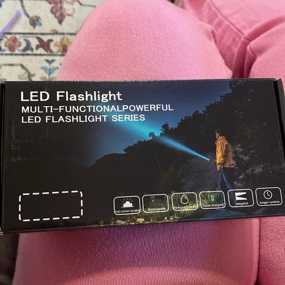 LED FLASHLIGHT - Picture 2 of 2